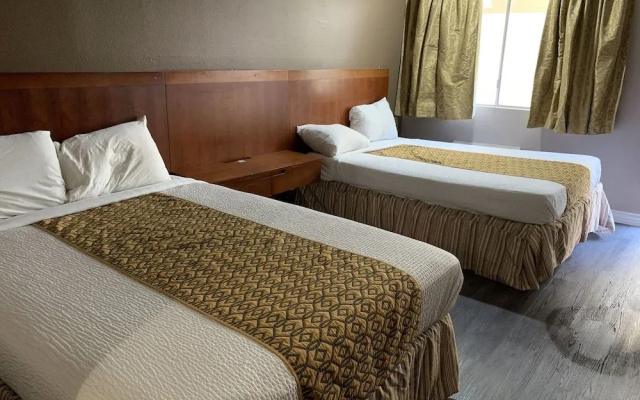 photo 3 of La Casa Inn