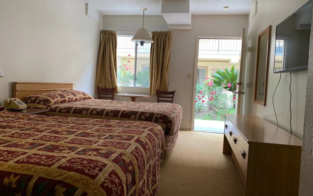 photo 5 of La Casa Inn
