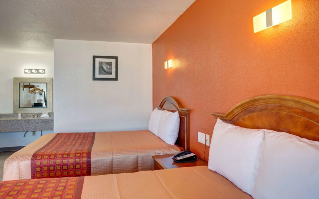 photo 4 of Motel 6 Branson, MO