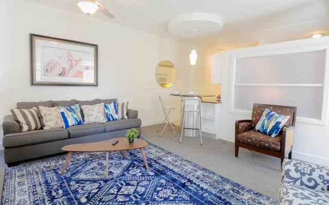 photo 4 of Good Value 1Br Apt | Close To Convention Center