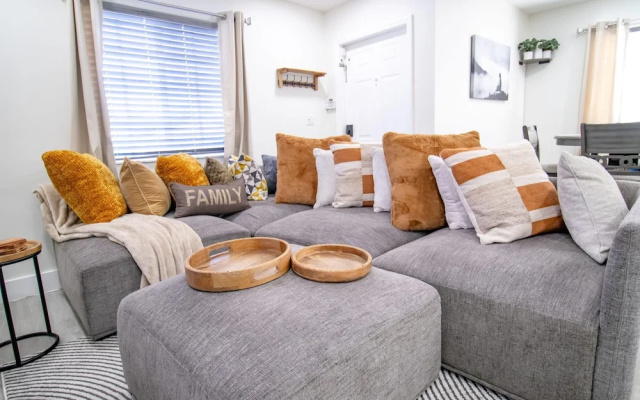 photo 2 of Good Vibes Oasis- Cozy Townhome With Parking