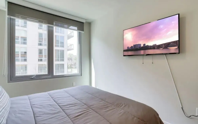 photo 5 of Gorgeous 1Br at Clarendon With Gym