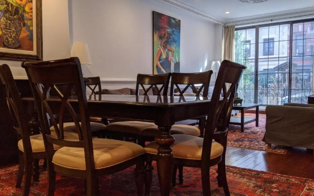 photo 4 of Gorgeous 3 bedroom 2 stops from Times Square and Central Park for Families or Groups with NO SMOKING AND NO PARTIES but Couples and Kids Friendly