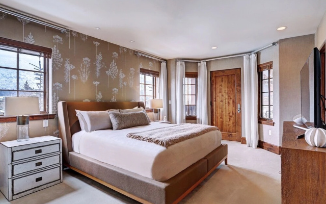 photo 5 of Gorgeous 5 Bedroom Private Chalet in Vail Village by RedAwning - Save 20% on 7+ Nights!