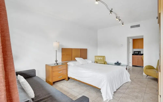 photo 3 of Gorgeous Apartment walking distance to Beach!!