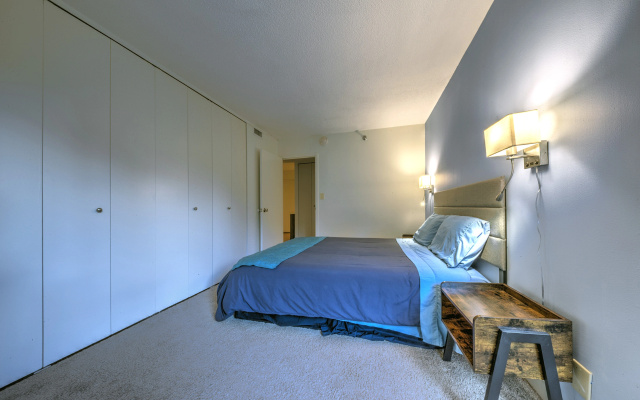 photo 4 of Gorgeous Apt With Dedicated Flex-cation Office Space!