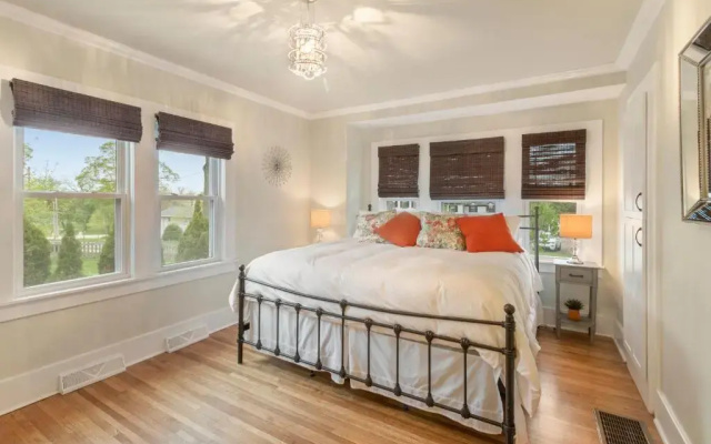 photo 5 of Gorgeous Downtown Bungalow, Walk Everywhere!!!