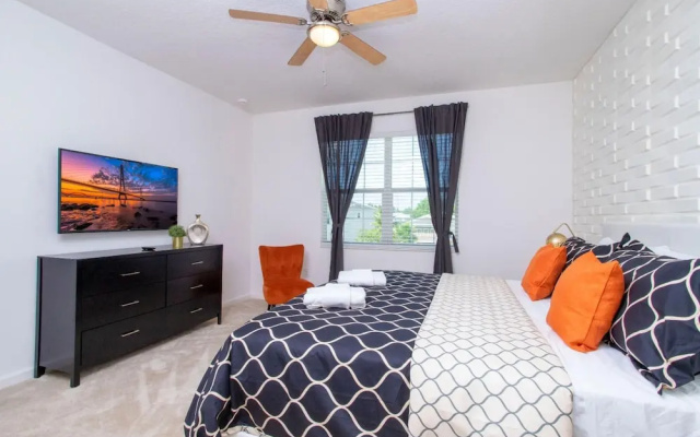 photo 2 of Gorgeous Family Home Sleeps 28 Blv103