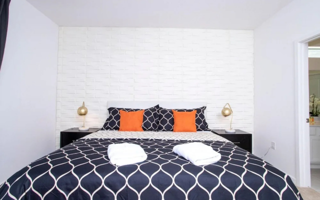 photo 4 of Gorgeous Family Home Sleeps 28 Blv103