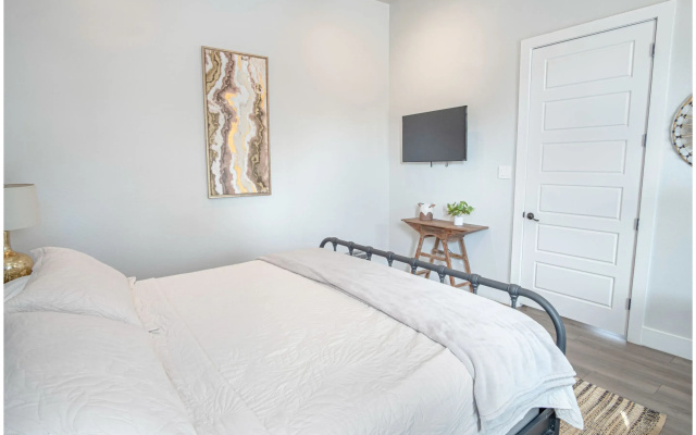 photo 2 of Gorgeous, Family-friendly Home Near Downtown