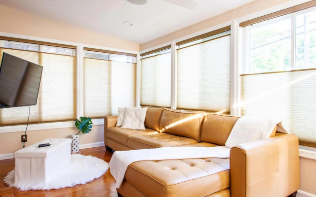 photo 4 of ✶ Gorgeous Home Tucked Away In Greener Part Of Town ✶ Transit-Friendly !