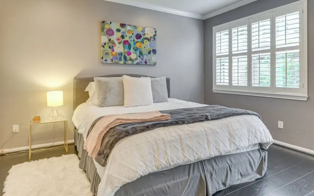 photo 4 of Spacious Houston Heights Home < 6 Mi to Downtown!