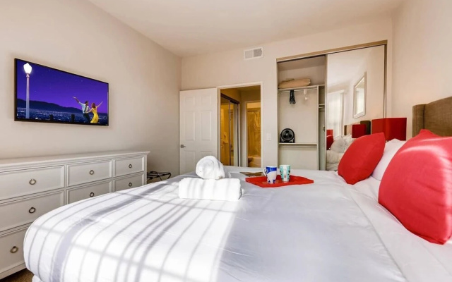photo 4 of Gorgeous LA LA Land Beverly Hills 2BR - Fast Wifi - Free Parking! (BW2)