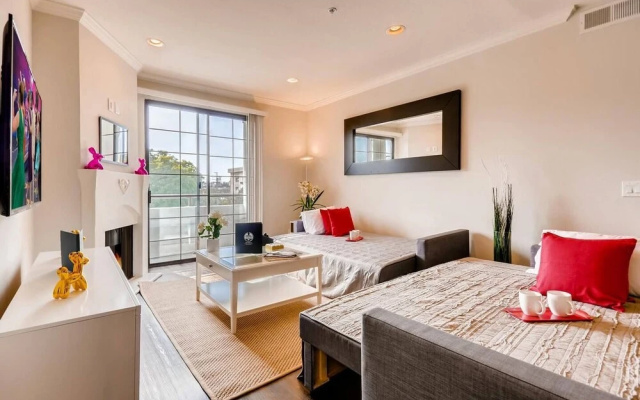 photo 5 of Gorgeous LA LA Land Beverly Hills 2BR - Fast Wifi - Free Parking! (BW2)