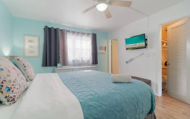 photo 2 of Mid Mari - Gorgeous Nautical Condo Near Beach, Shops & Restaurants- Condo 105