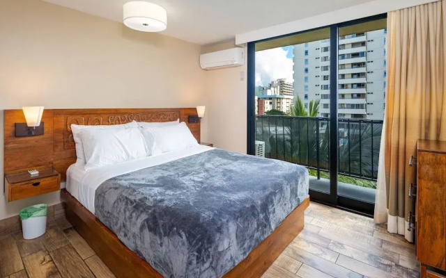 photo 3 of Gorgeous One Bedroom Bamboo Blocks From the Beach by Redawning