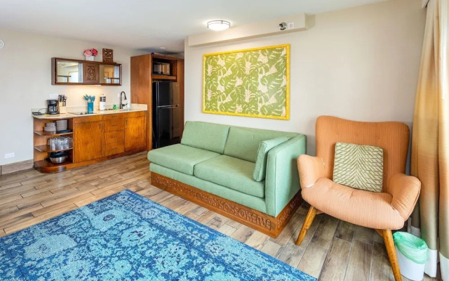 photo 5 of Gorgeous One Bedroom Bamboo Blocks From the Beach by Redawning