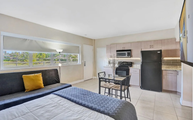 photo 4 of Gorgeous River-view Apartment Hallandale Beach :)