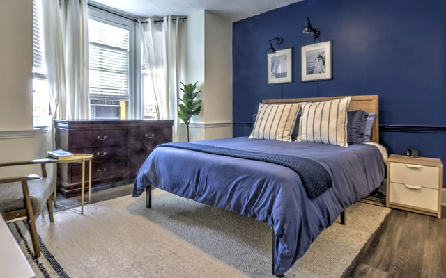 photo 5 of Gorgeous Studio with Bay Windows!