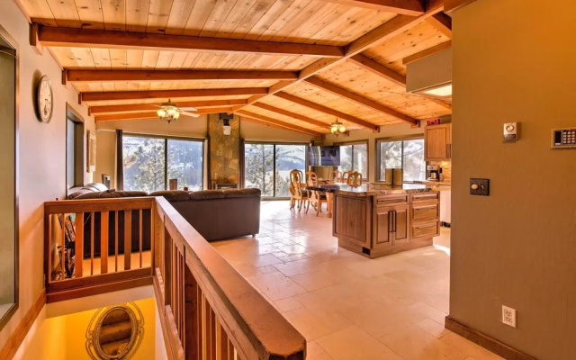 photo 2 of Cozy Lake-view Hideaway! Pet-friendly Truckee Home