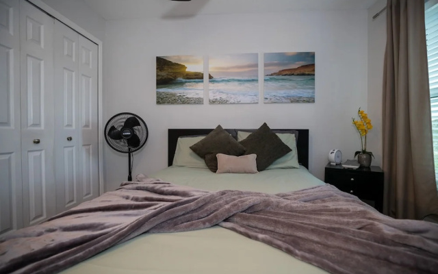 photo 3 of Gorgeous Urban Oasis W/hot Tub, Heated Pool And Private Movie Theater 3 Bedroom Home by RedAwning
