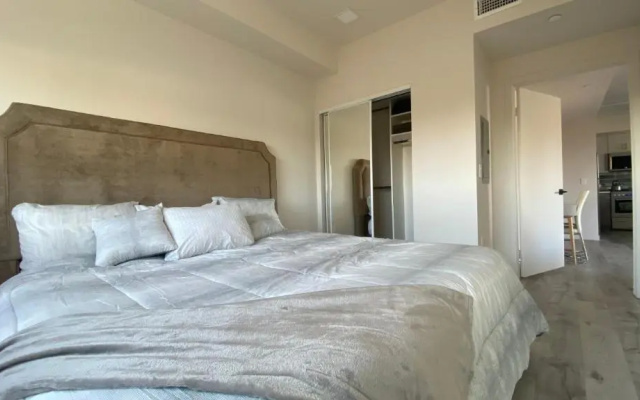 photo 4 of Gorgeous View 2bd 2ba Apartment in Hollywood