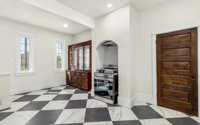 photo 3 of Gorgeous West Village Stunner 5 Bedroom Home by RedAwning
