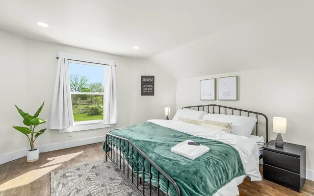 photo 5 of Gorgeous West Village Stunner 5 Bedroom Home by RedAwning