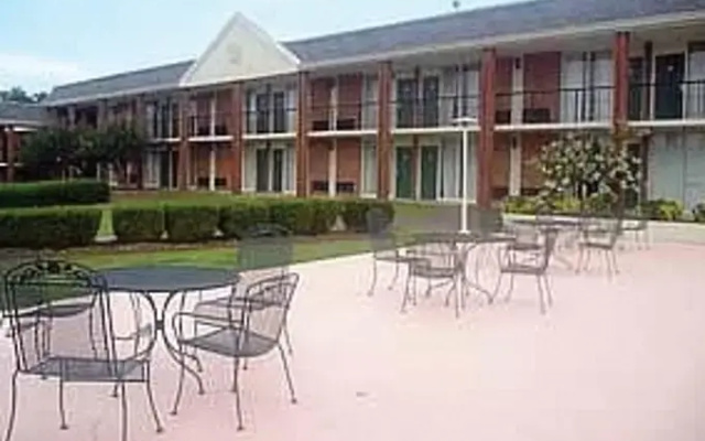 photo 4 of Governor's House