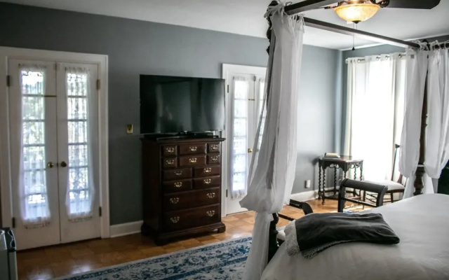 photo 4 of Governor's Inn Bed and Breakfast