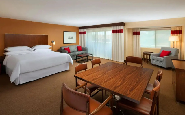 photo 5 of Grace Inn Phoenix
