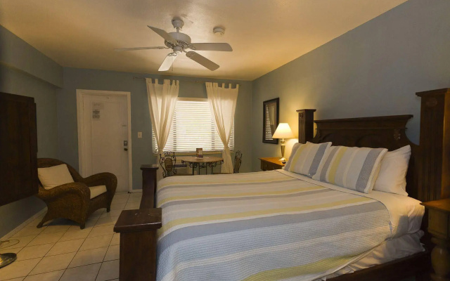 photo 5 of Granada Inn