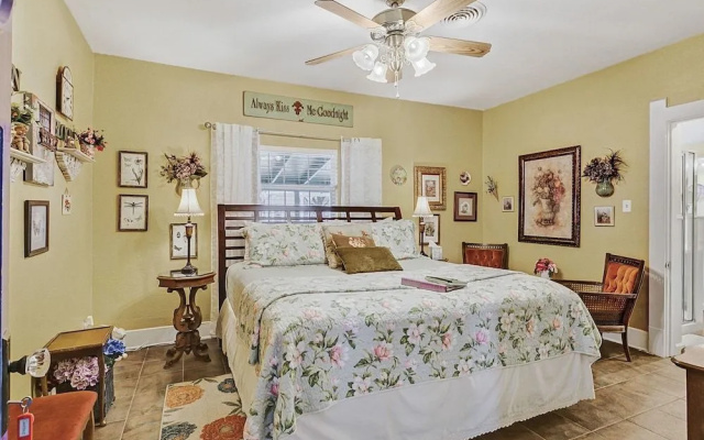 photo 5 of Granbury Gardens Bed And Break