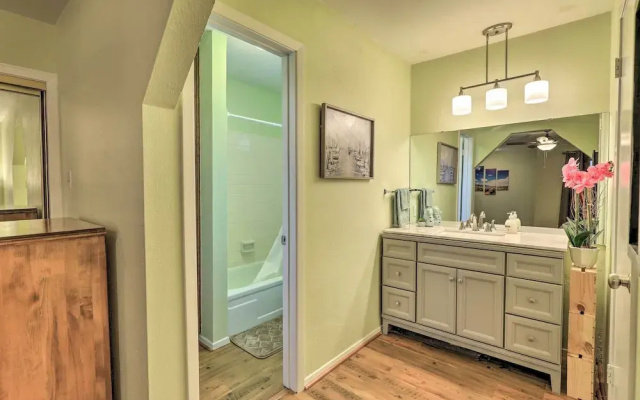 photo 3 of Granbury Getaway w/ Lake Views: 2 Mi to Downtown!
