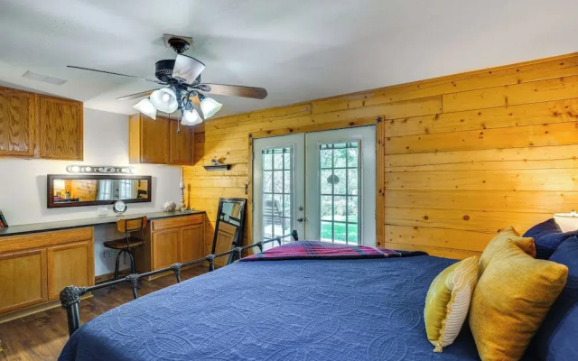 photo 3 of Granbury Home w/ Waterfront Deck: 5 Mi to Downtown
