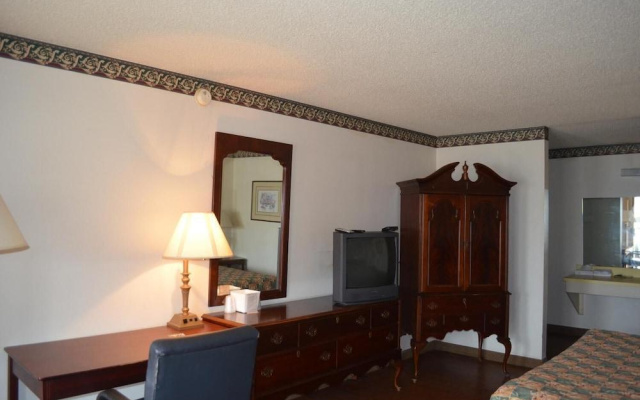 photo 4 of Granbury Inn & Suites