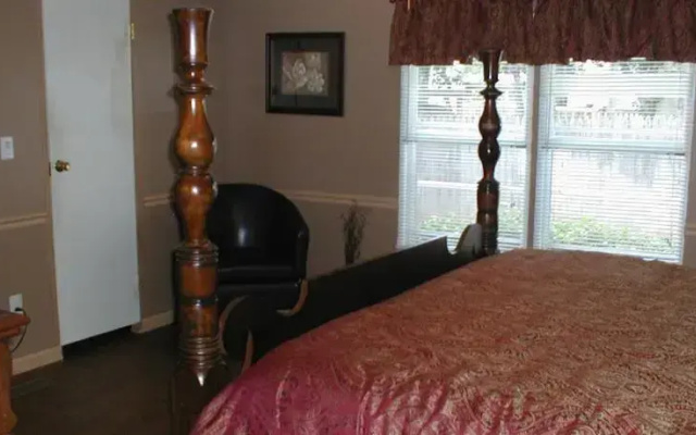 photo 2 of Granbury Lake House