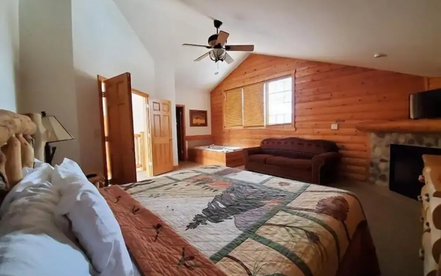 photo 4 of Grand Bear Resort at Starved Rock