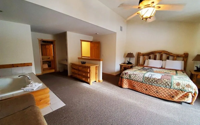 photo 5 of Grand Bear Resort at Starved Rock
