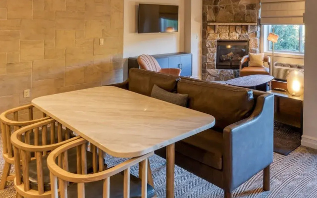 photo 4 of Grand Cascades Lodge