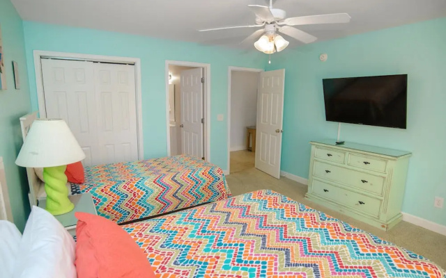 photo 2 of Grand Cayman B Holiday Home 8 bedroom By Affordable Large Properties