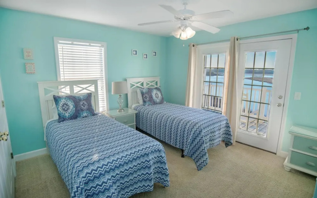 photo 4 of Grand Cayman B Holiday Home 8 bedroom By Affordable Large Properties