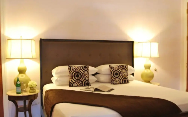 photo 3 of Grand Center Inn
