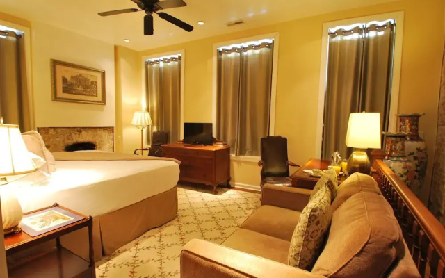 photo 4 of Grand Center Inn