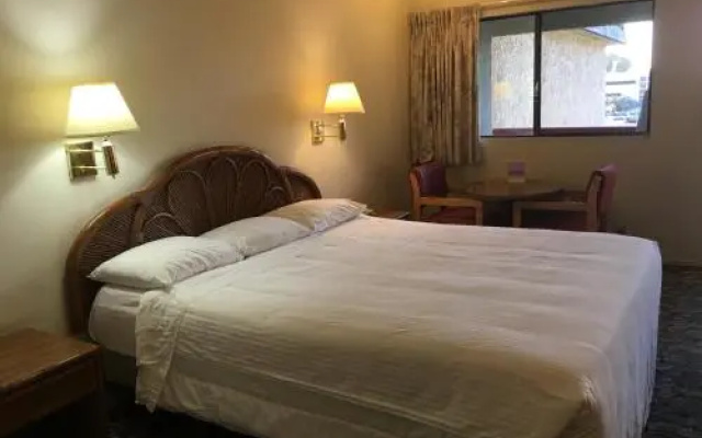 photo 2 of Grand Inn