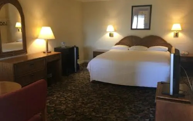 photo 3 of Grand Inn