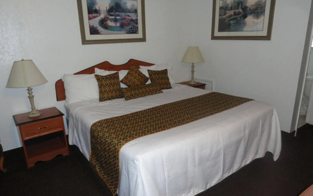 photo 4 of Grand Junction Palomino Inn