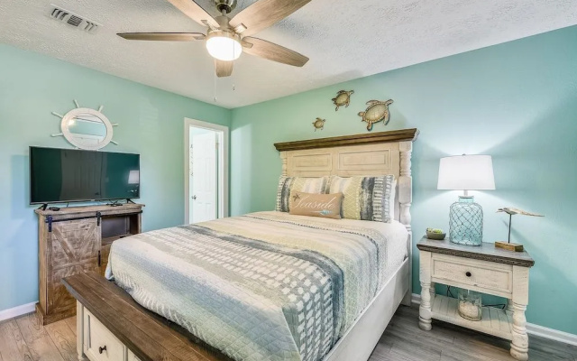 photo 2 of Grand Lagoon Cove by Book That Condo