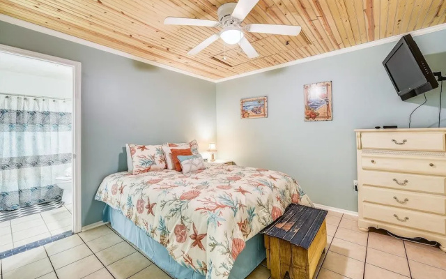 photo 5 of Grand Lagoon Cove by Book That Condo