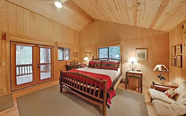 photo 5 of Grand Mountain Lodge W/ Tahoe Donner Amenities 4 Bedroom Home